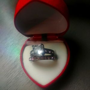 A beautiful wedding ring set